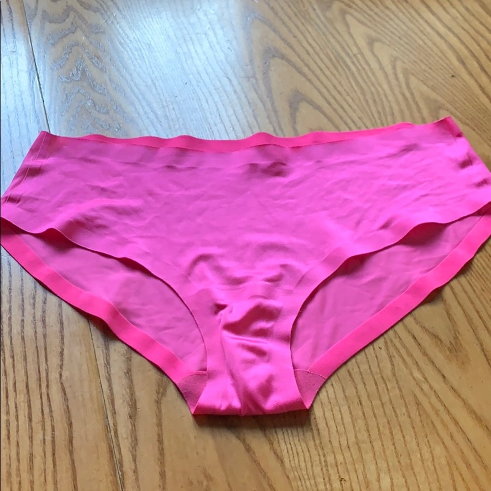 Victoria’s Secret Smooth Seamless Hipster Medium